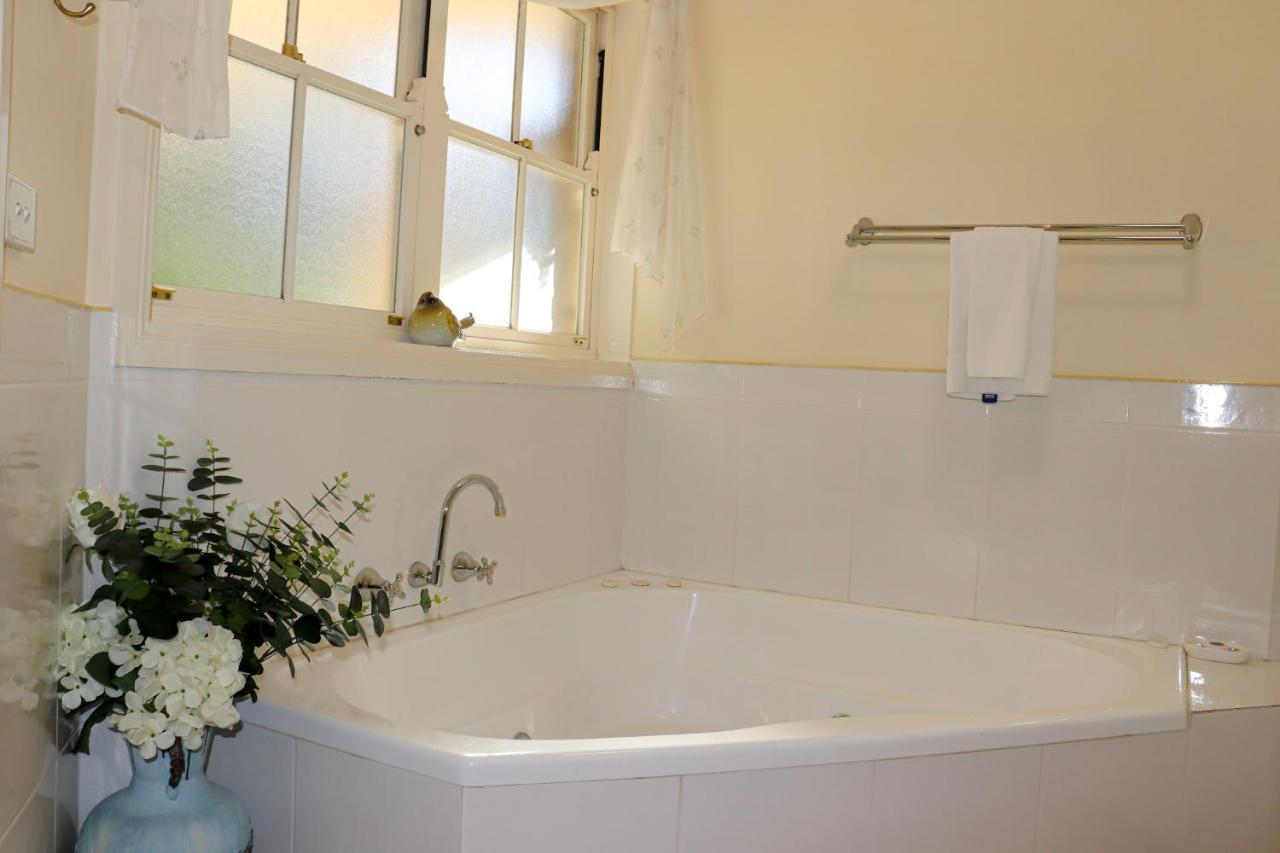 Plumes Boutique Bed & Breakfast Tamworth Ngoại thất bức ảnh